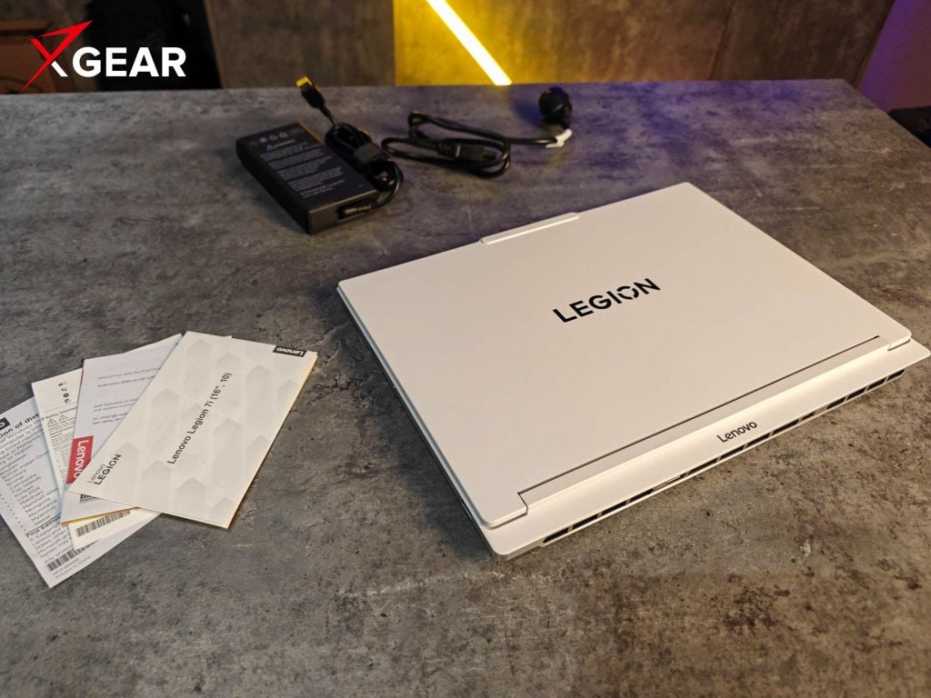 Mua Laptop Gaming Lenovo Legion 7 16IAX10 83KY001VVN tại Xgear