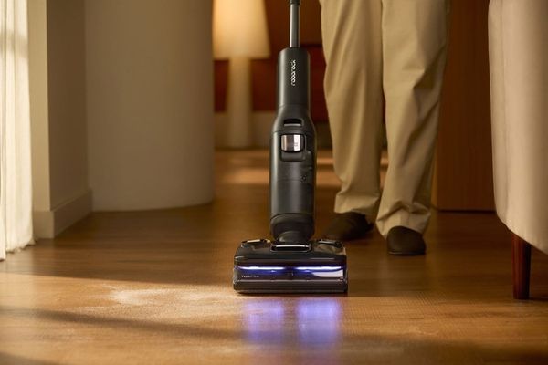 Lau nhà với nước nóng có giúp diệt vi khuẩn, nấm mốc hiệu quả không?