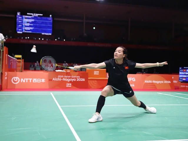 Nguyễn Thùy Linh bỏ nhỏ