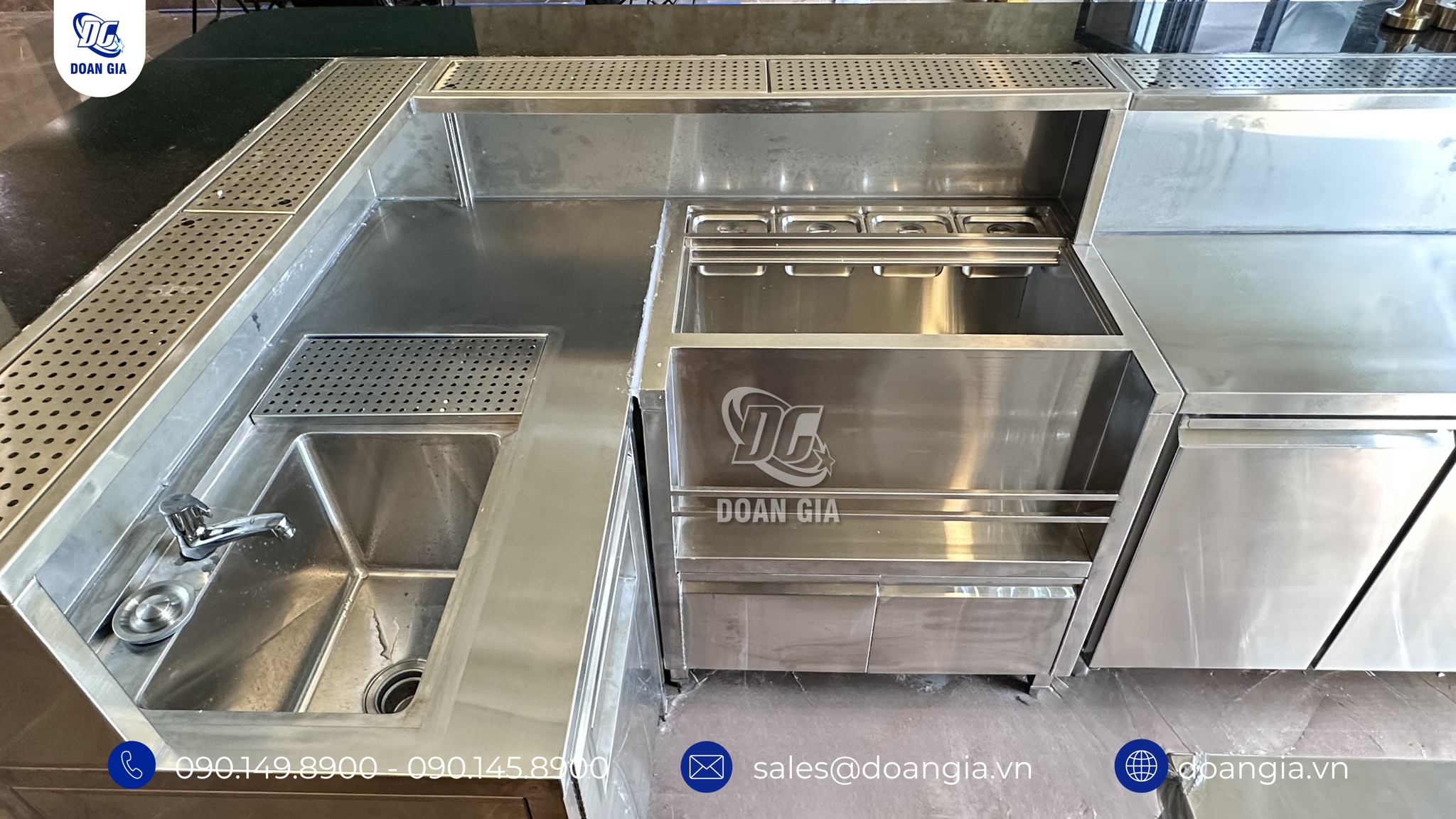 Thiết kế quầy pha chế inox