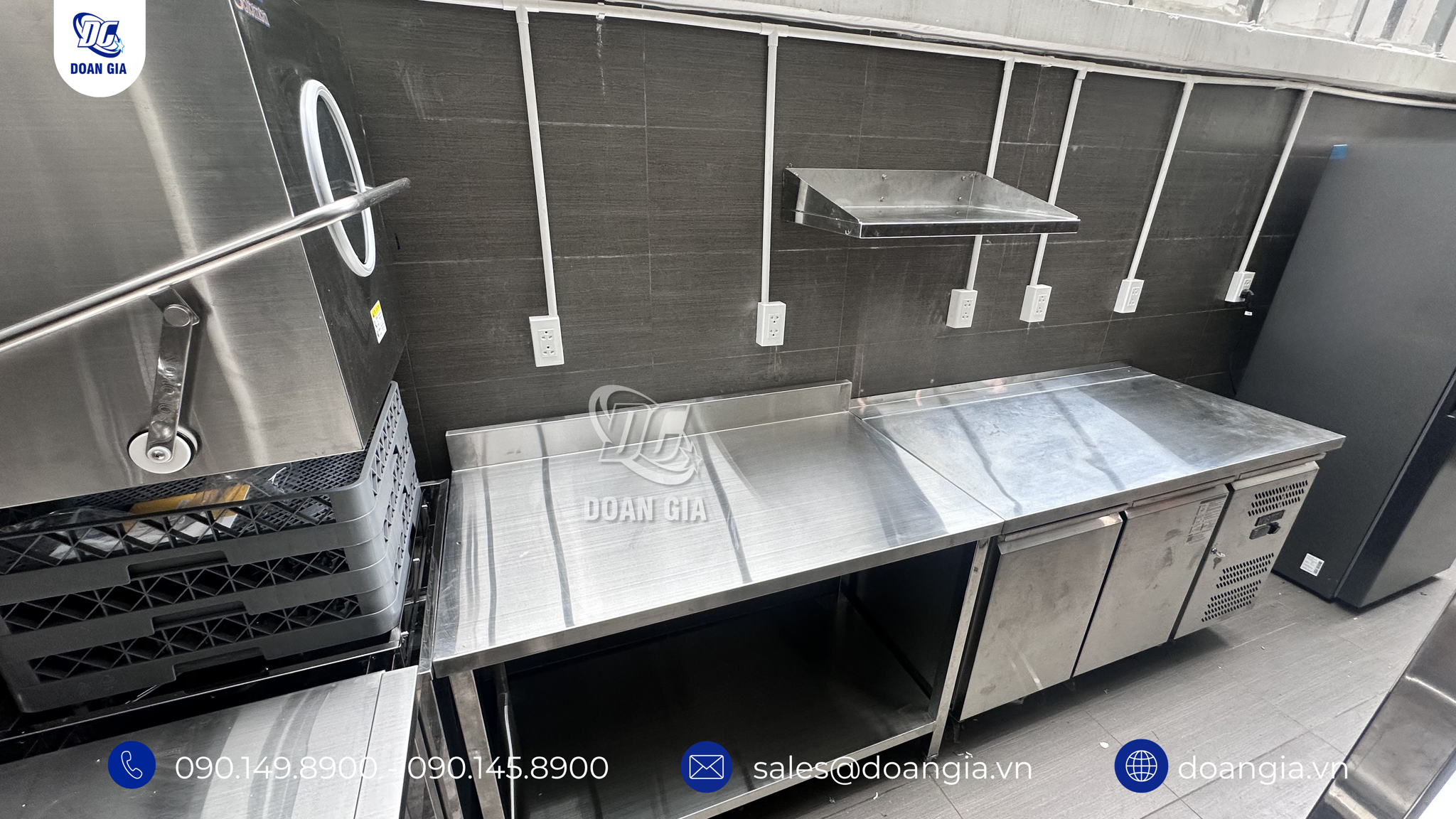 thiết bị inox bếp công nghiệp