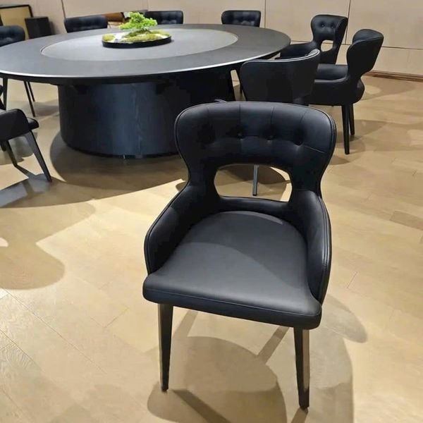 Ghế ăn gỗ bọc da VS686