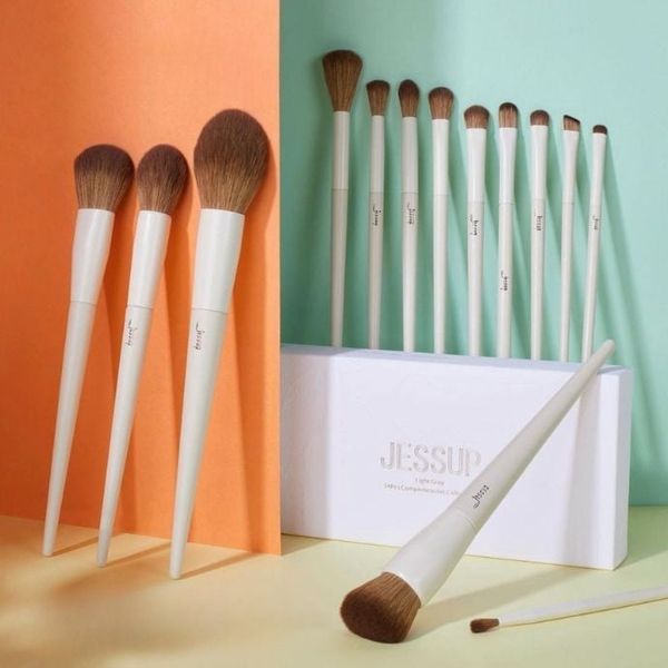 Bộ Cọ Trang Điểm Toàn Diện 14 Cây Màu Xám Jessup Comprehensive Collection Light Gray T329