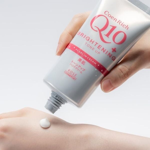 Kem Dưỡng Ẩm Da Tay Kose Coen Rich Q10+ Brightening Tone Up Hand Cream