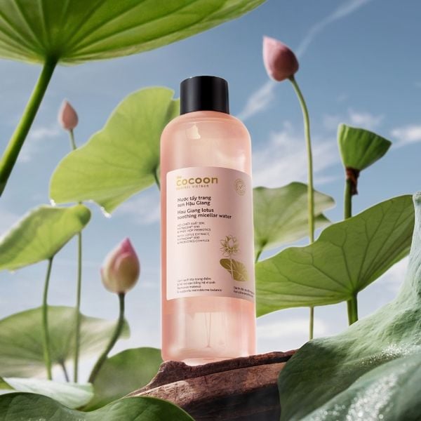Nước Tẩy Trang Cocoon Sen Hậu Giang