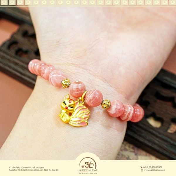 Charm tình duyên bạc mạ vàng liên quan đến tình cảm