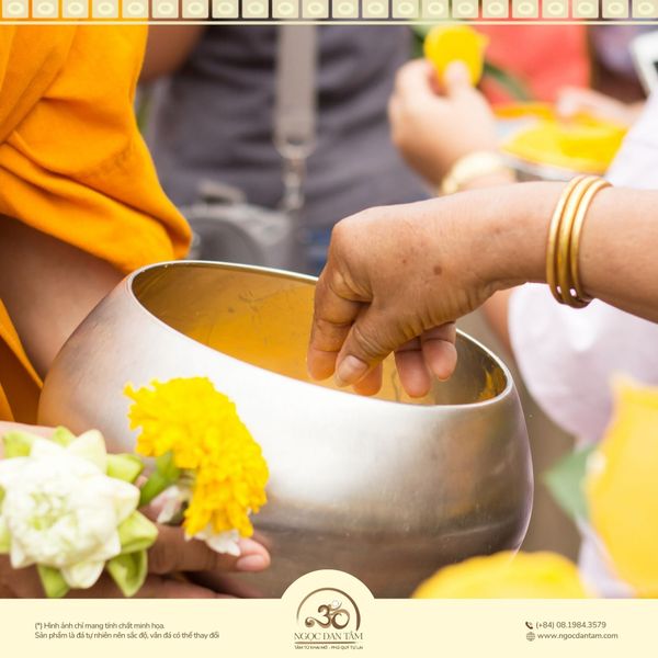 hướng dẫn cách cúng dường tam bảo