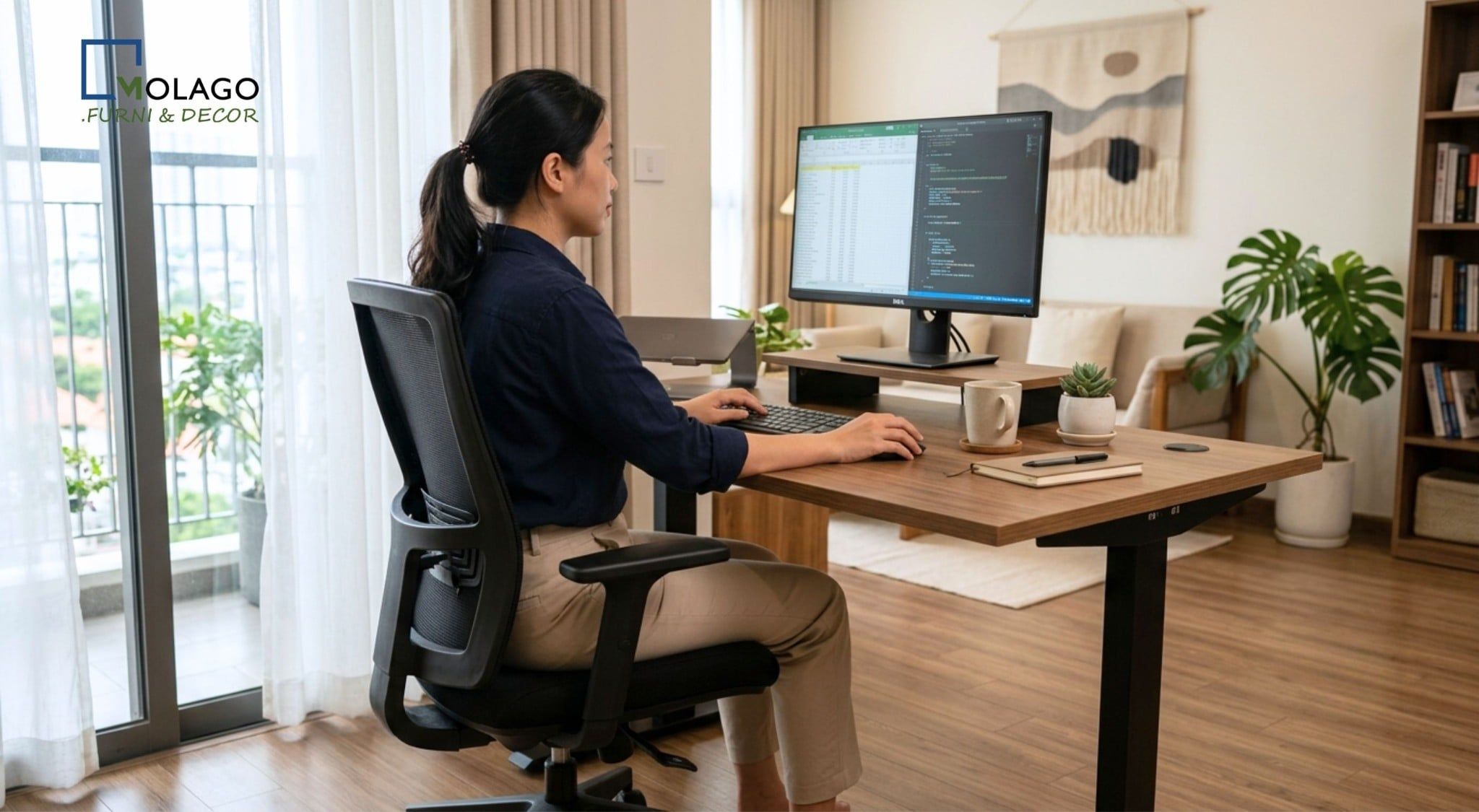 Bàn Làm Việc Công Thái Học Là Gì?
