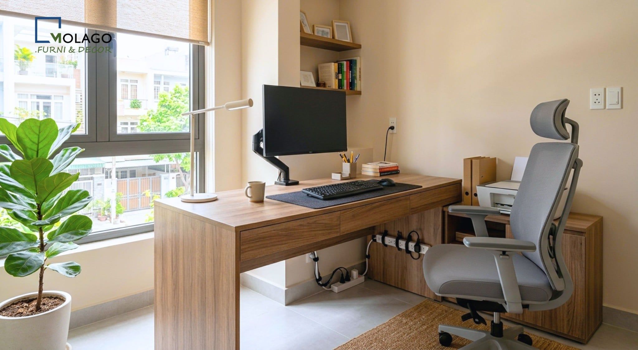 Bàn Làm Việc Công Thái Học Là Gì?
