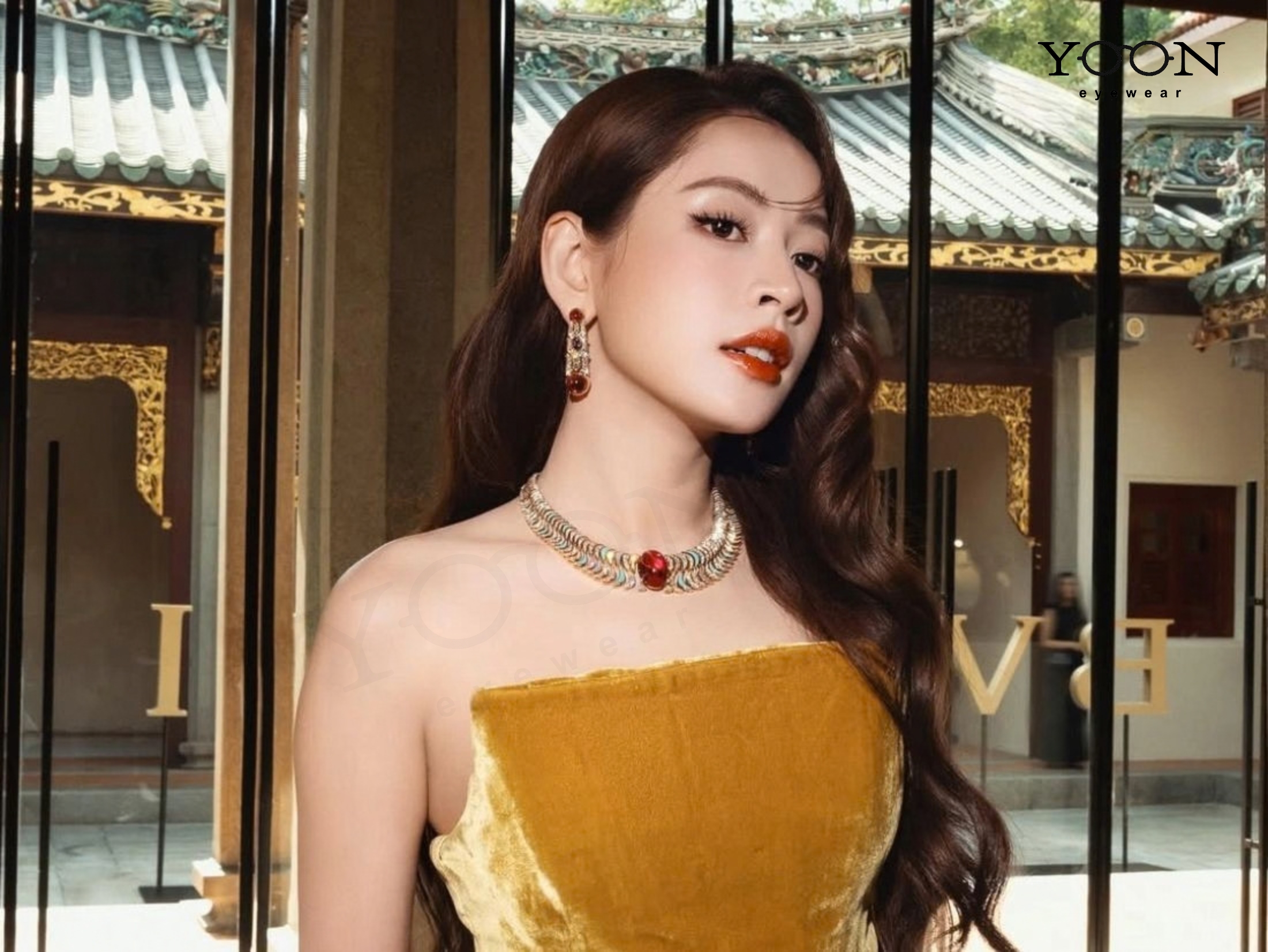 ĐÔI MẮT HOA ĐÀO THƯỜNG XUẤT HIỆN Ở AI?