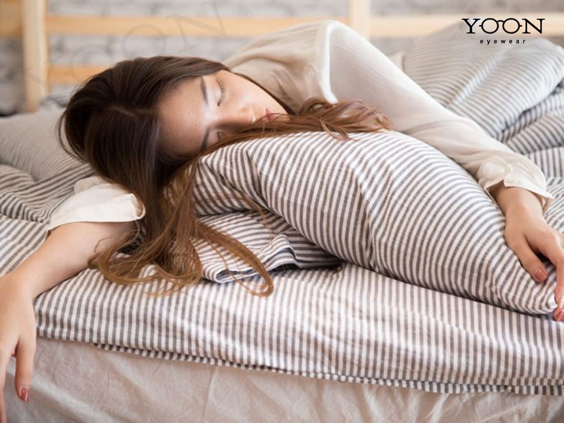 MẮT MỘT MÍ HÌNH THÀNH DO ĐÂU?