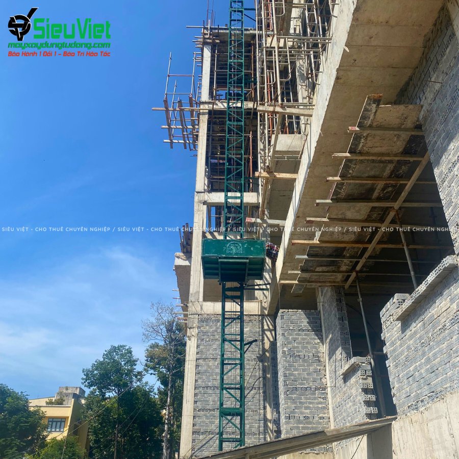 Cho thuê vận thăng nâng hàng 500kg VTSV500