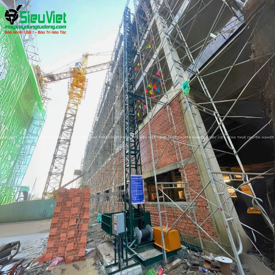 Cho thuê vận thăng nâng hàng 500kg VTSV500