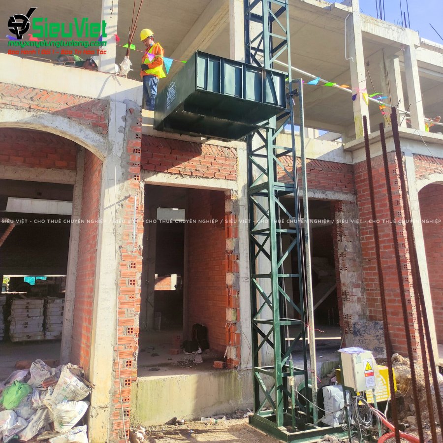 Cho thuê vận thăng nâng hàng 500kg VTSV500