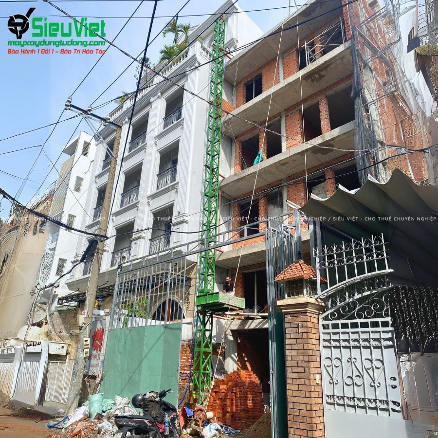 vận thăng nâng hàng