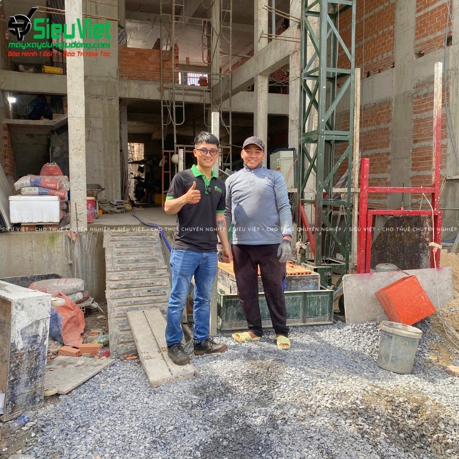 vận thăng nâng hàng