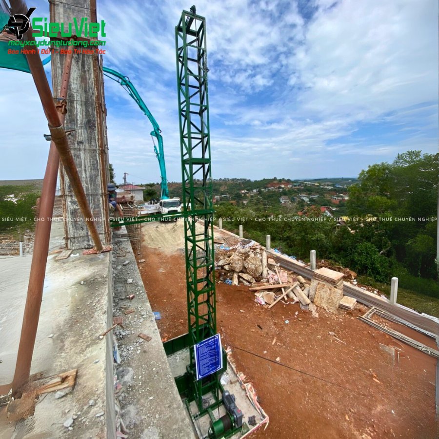 Cho thuê vận thăng nâng hàng 500kg VTSV500