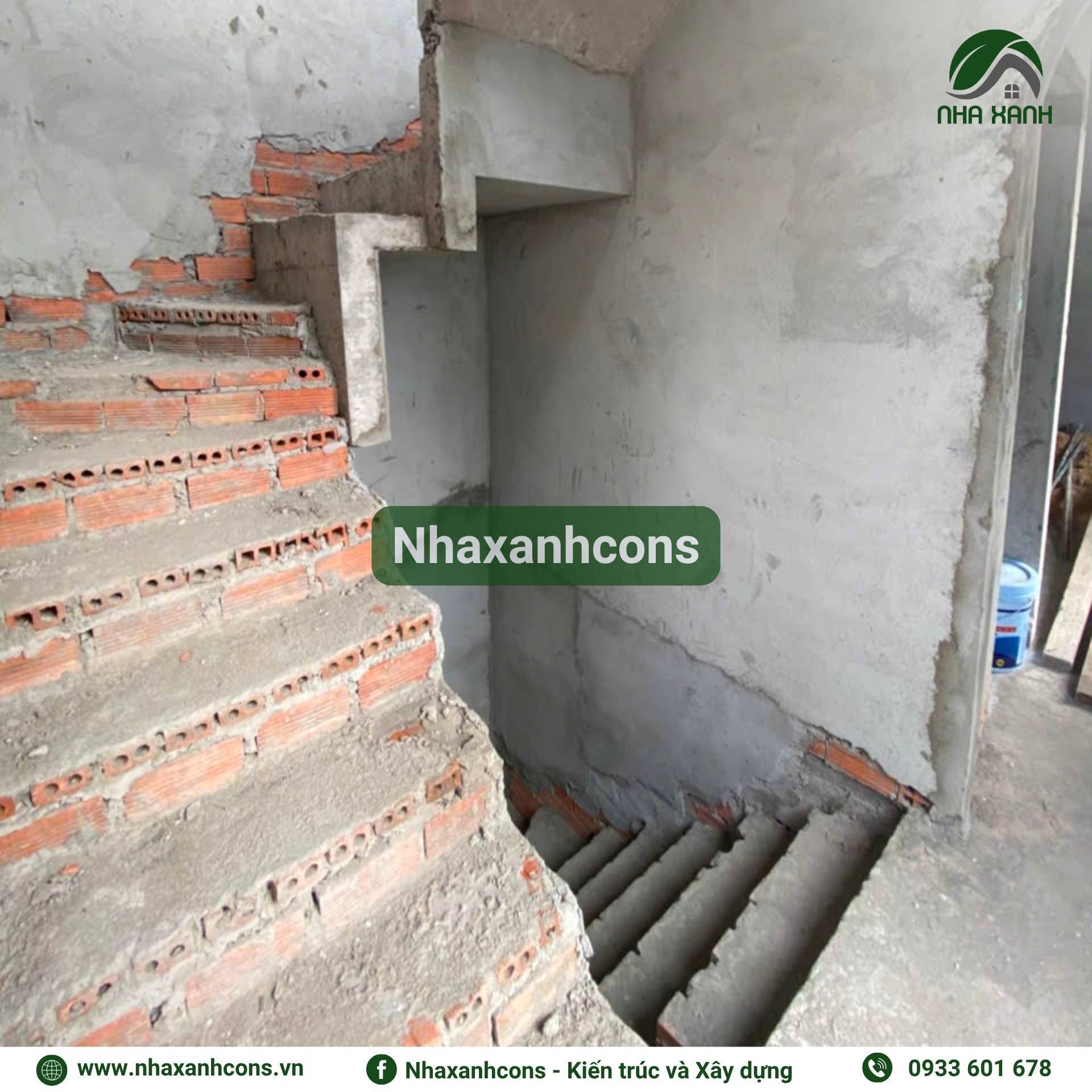 Thi công cầu thang nhà phố 4 tầng hiện đại