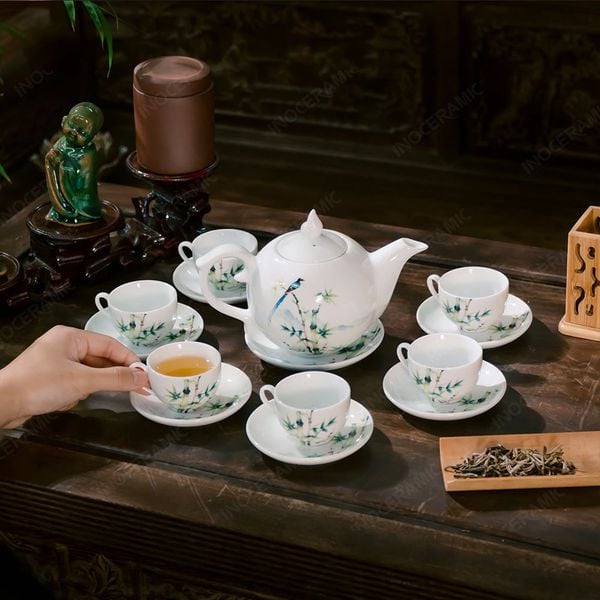 Bộ trà gốm sứ Bát Tràng họa tiết trúc chim sang trọng dùng làm quà tặng đại hội