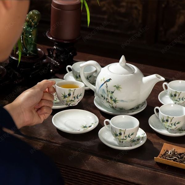 Ấm chén Bát Tràng men trắng vẽ trúc Lam Điểu set quà tặng in ấn logo theo yêu cầu