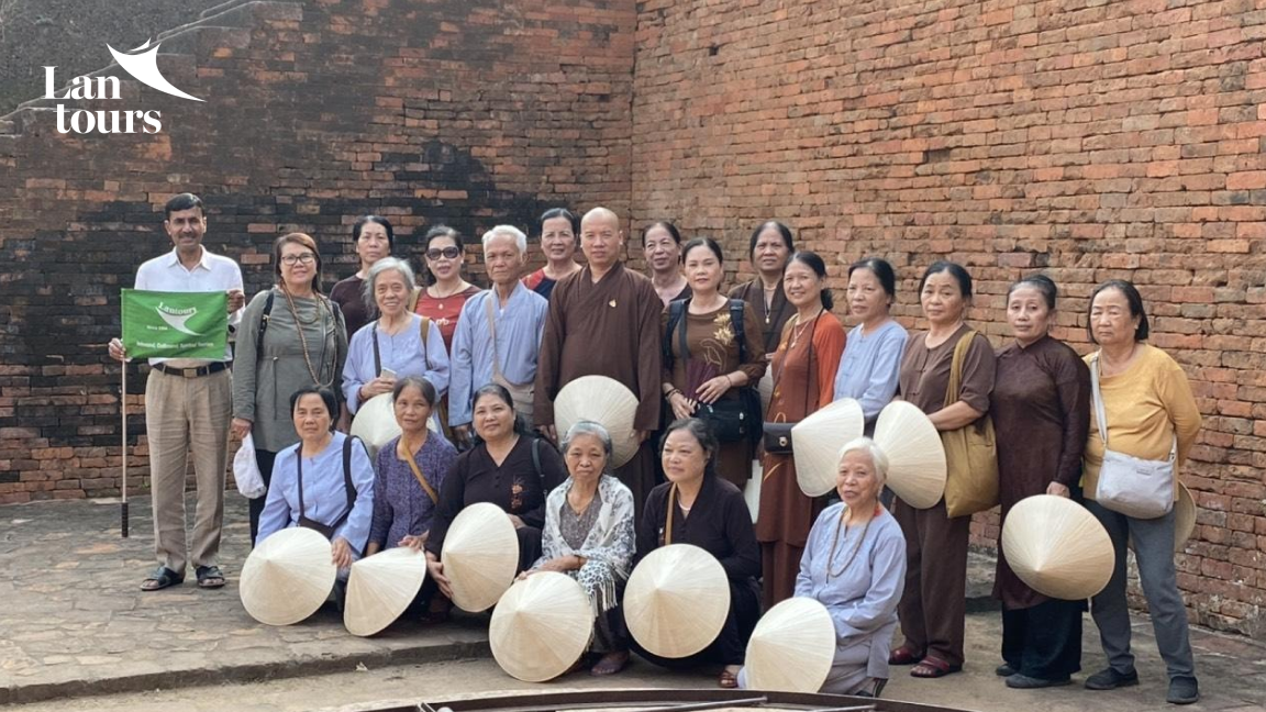 Hành Hương Tứ Động Tâm