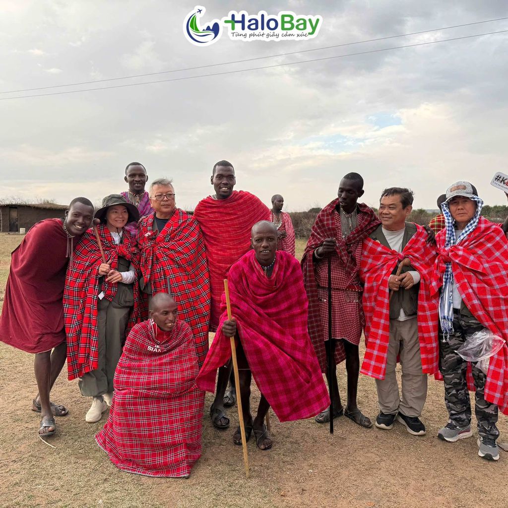 Đoàn HaloBay Travel giao lưu cùng người Maasai tại Kenya