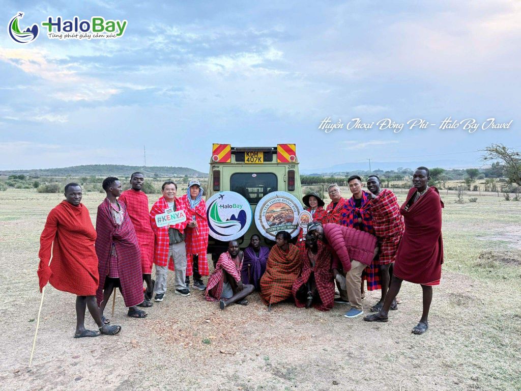 Đoàn khách HaloBay Travel tại Maasai Mara Kenya