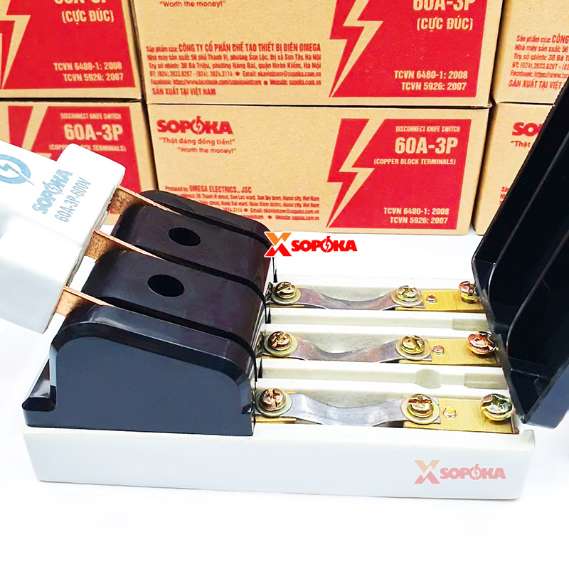 Cầu Dao Đế Sứ 3 Pha 3P 60A 600V Màu Đen D11(A) SOPOKA