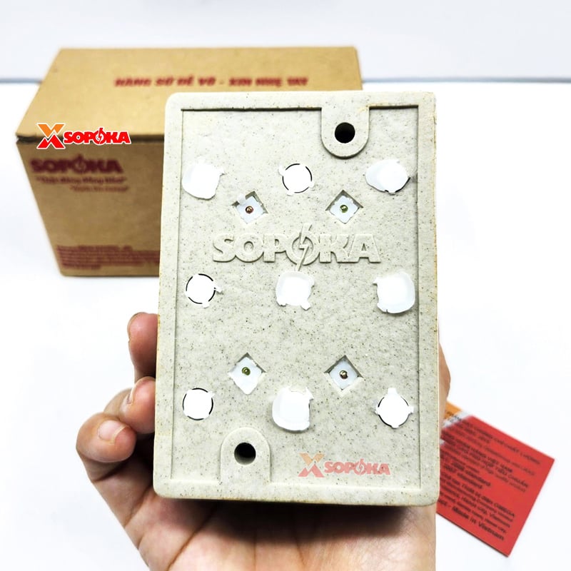 Cầu Dao Đảo Đế Sứ 3 Pha 30A 3P 2N 250V Cực Đúc D26 SOPOKA