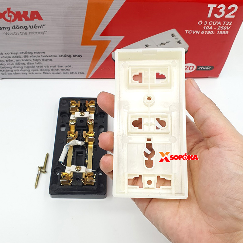 Ổ Cắm Điện SOPOKA 3 Lỗ Gắn Táp Lô T32 Chịu Nhiệt 170°C Chống Va Đập