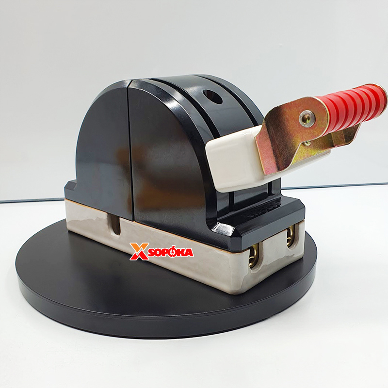 Cầu Dao Đảo Đế Sứ 1 Pha 150A 2P 600V 2N Màu Đen D41 SOPOKA