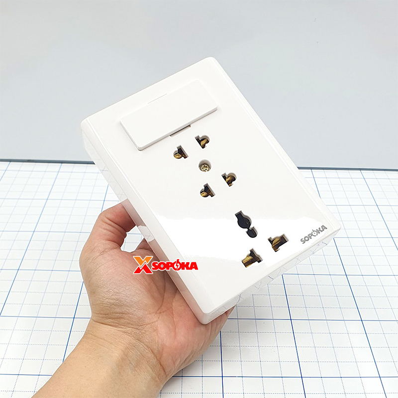 Bảng Điện Lắp Nổi Cao Cấp Dòng E 3 Ổ Cắm E8A SOPOKA