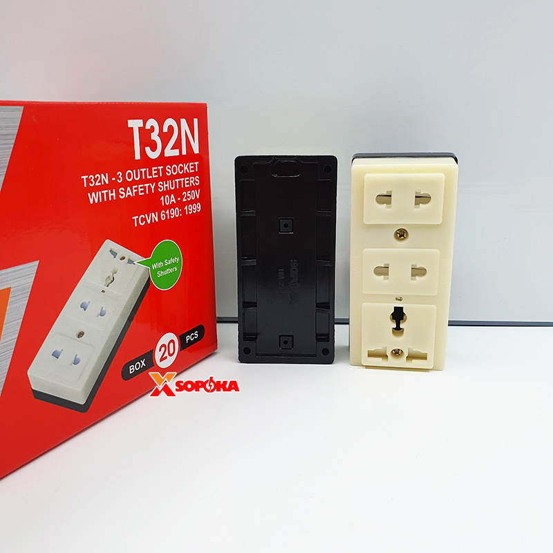 Ổ Cắm Điện 3 Lỗ Gắn Táp Lô SOPOKA T32N Có Nắp Che An Toàn 2200W