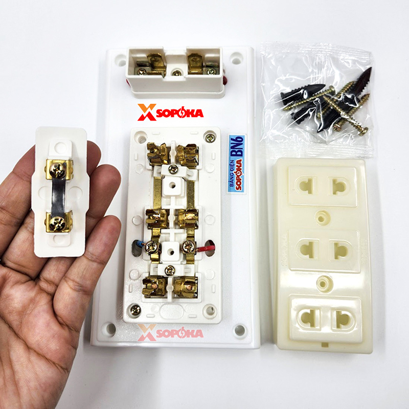 Bảng Điện Táp Lô 3 Ổ Cắm Có Cầu Chì BN6 SOPOKA