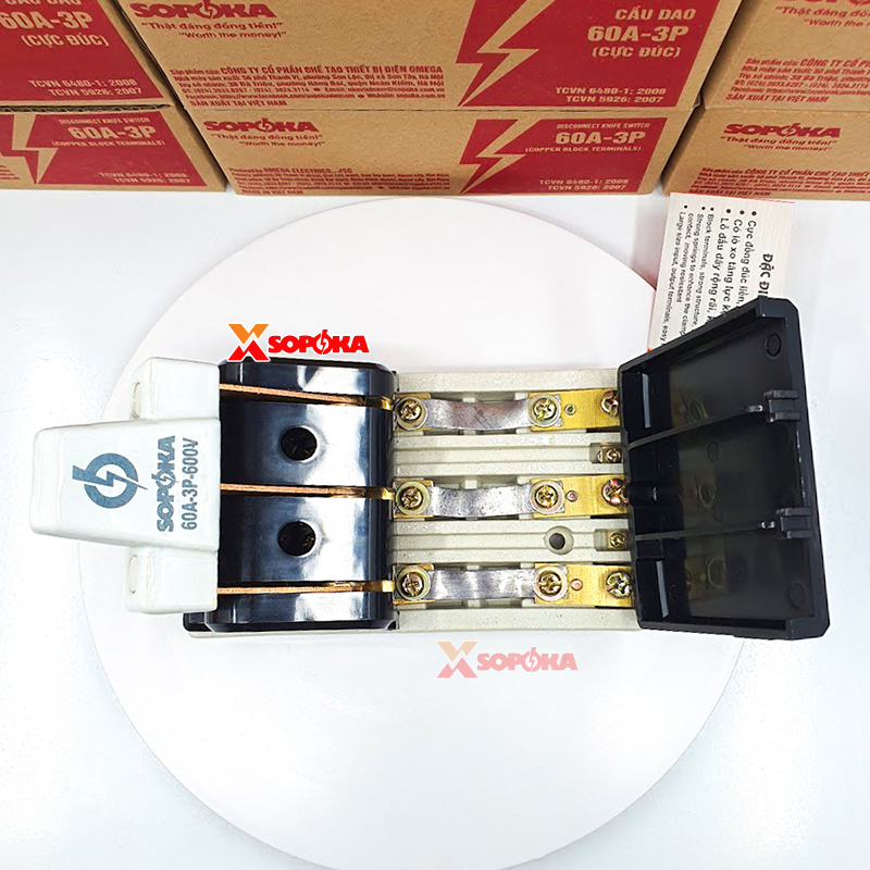 Cầu Dao Đế Sứ 3 Pha 3P 60A 600V Màu Đen D11(A) SOPOKA