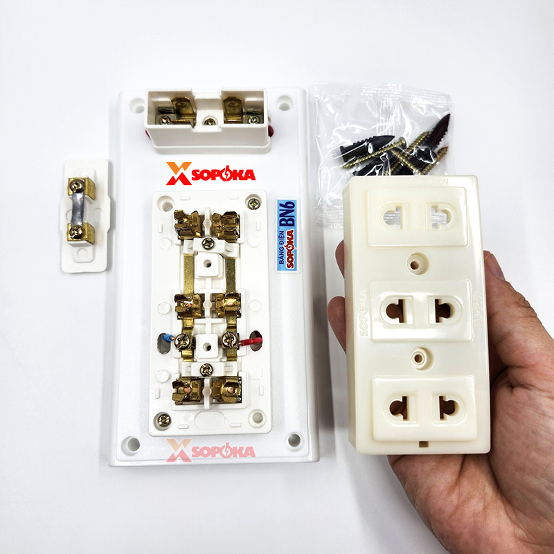 Bảng Điện Táp Lô 3 Ổ Cắm Có Cầu Chì BN6 SOPOKA