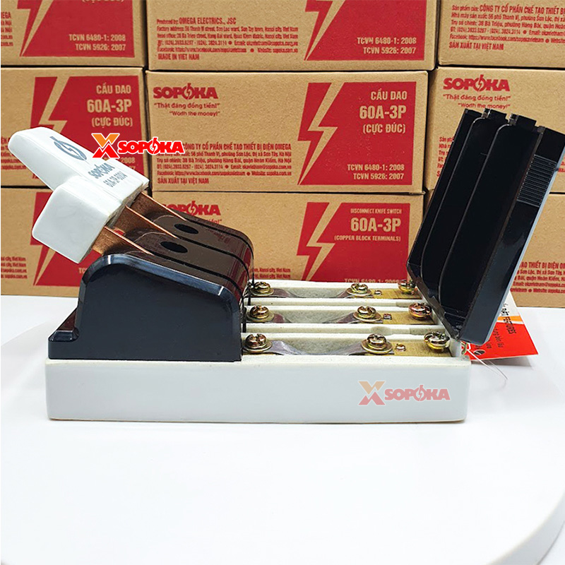 Cầu Dao Đế Sứ 3 Pha 3P 60A 600V Màu Đen D11(A) SOPOKA