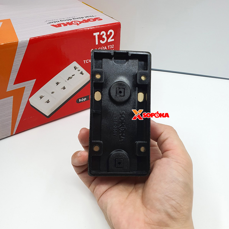 Ổ Cắm Điện SOPOKA 3 Lỗ Gắn Táp Lô T32 Chịu Nhiệt 170°C Chống Va Đập