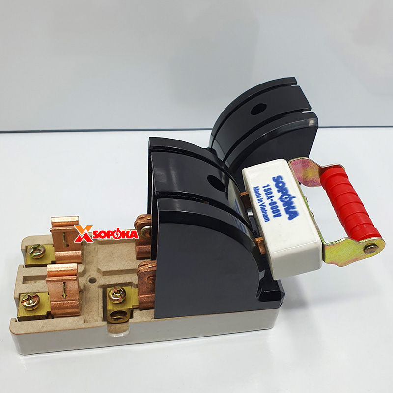 Cầu Dao Đảo Đế Sứ 1 Pha 150A 2P 600V 2N Màu Đen D41 SOPOKA