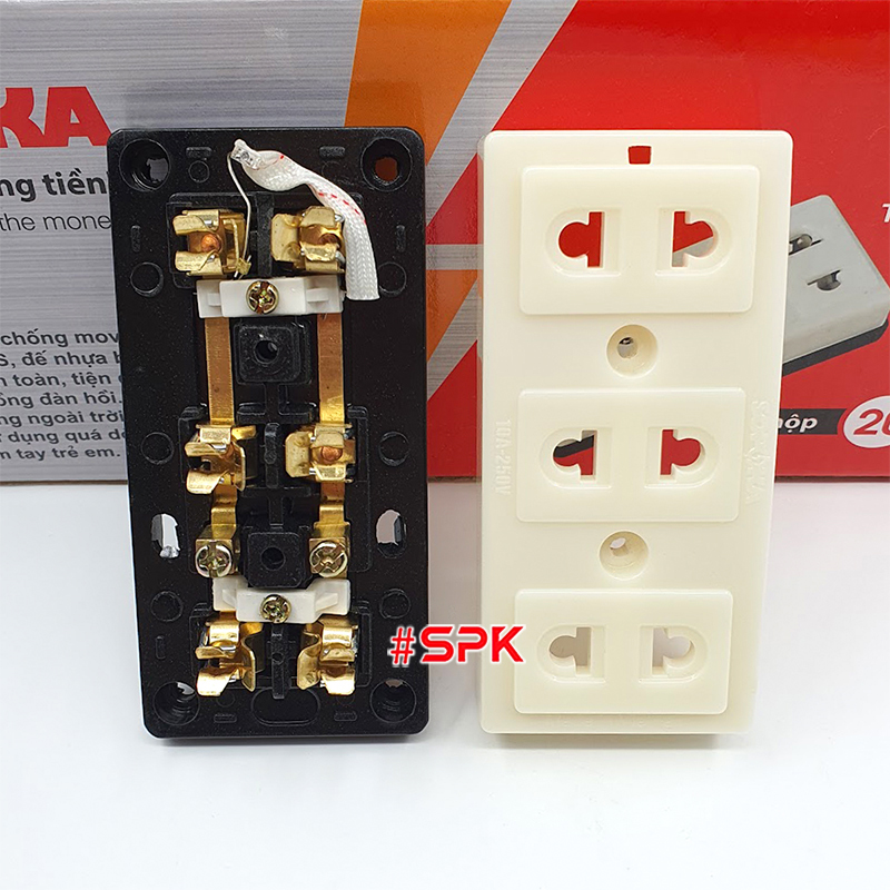 Ổ Cắm Điện Gắn Táp Lô 3 Lỗ T31 SOPOKA 2200W