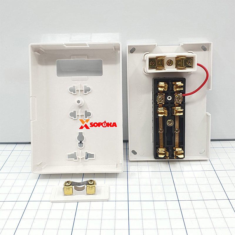 Bảng Điện Lắp Nổi Cao Cấp Dòng E 3 Ổ Cắm E8A SOPOKA