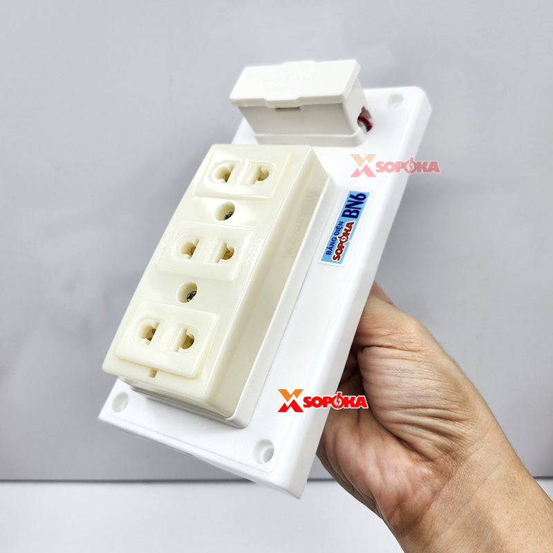 Bảng Điện Táp Lô 3 Ổ Cắm Có Cầu Chì BN6 SOPOKA