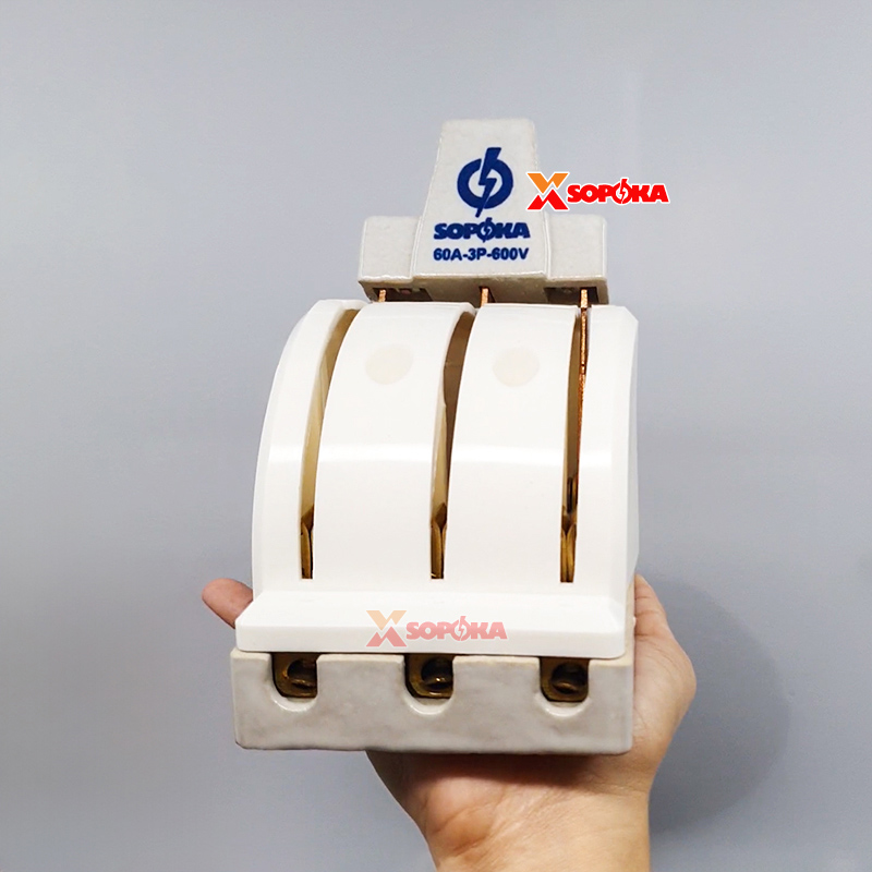 Cầu Dao Đảo Đế Sứ 3 Pha Màu Trắng 60A 3P 2N 600V Cực Đúc D28 SOPOKA
