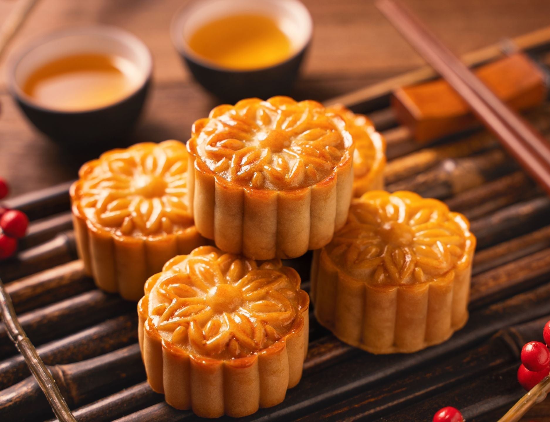 Nướng bánh trung thu thập cẩm bằng nồi chiên không dầu