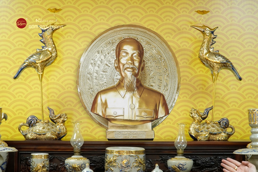 Bộ Đồ Thờ Bác Hồ (Cao Cấp 16 Món) Men Rạn Vẽ Vàng