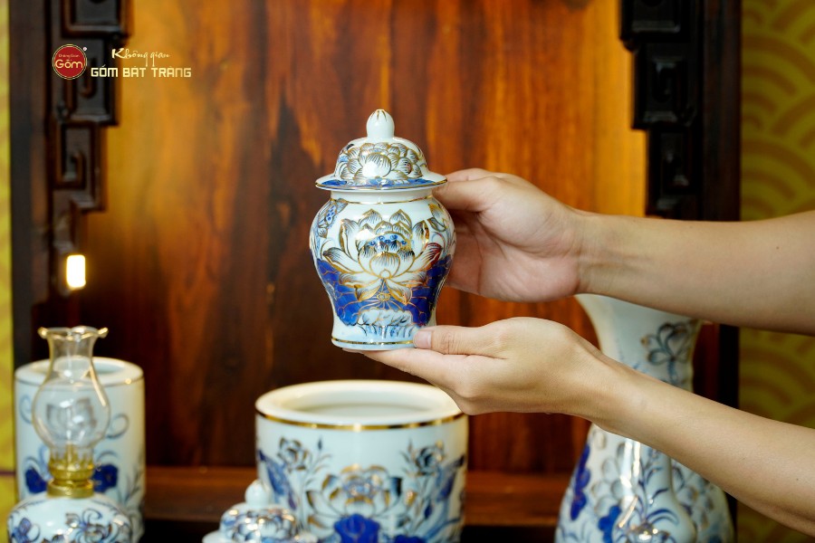 Bộ Đồ Thờ Thần Tài Thổ Địa (Cơ Bản 9 Món) Men Lam Vẽ Vàng