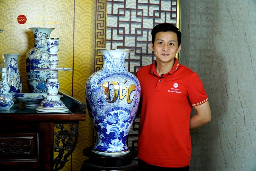 Bộ Đồ Thờ Gia Tiên (Hào Gia 31 Món) Men Lam Vẽ Vàng