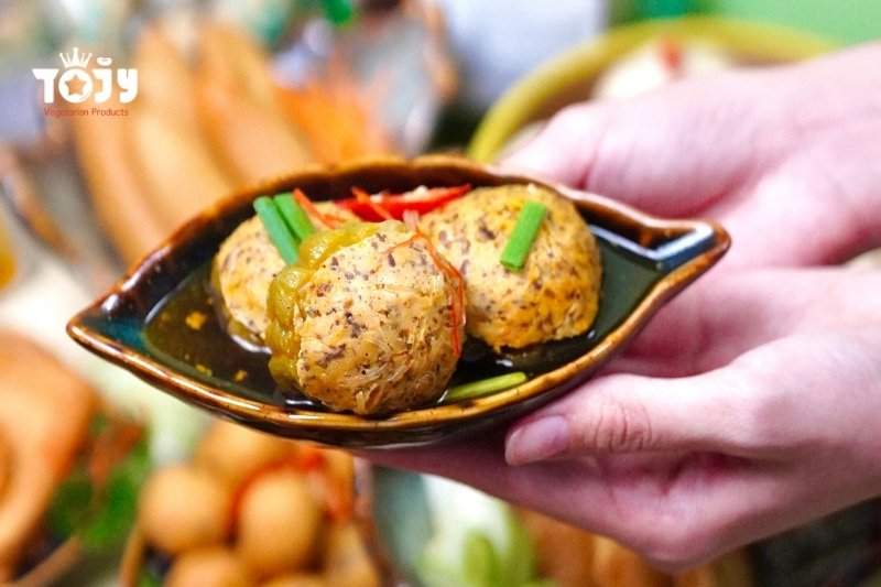 Lớp nhân săn chắc của khổ qua nhồi chay không bị bở khi đun nấu lâu