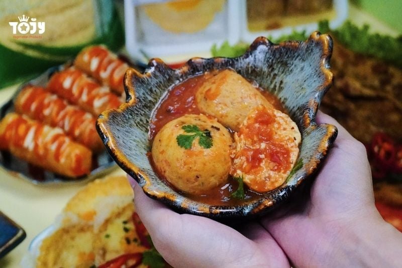 Dễ dàng biến tấu xíu mại chay thành nhiều món ngon.