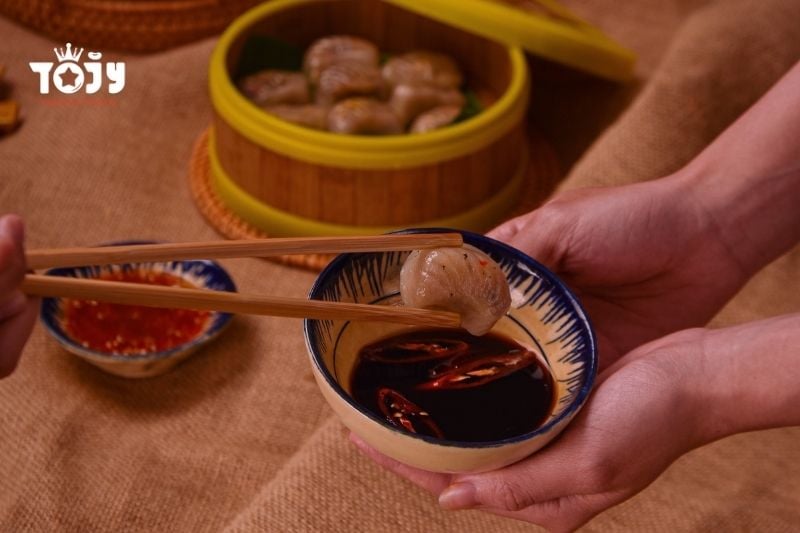 Há cảo chay hấp nóng hổi chấm nước tương thơm ngon